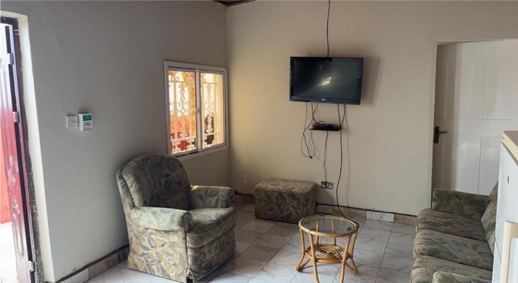 Hotel Coco Island Banjul Esterno foto
