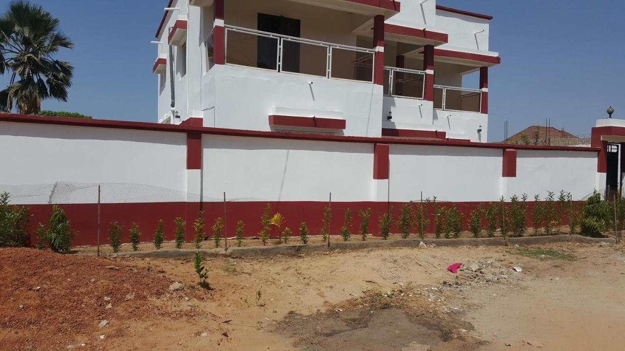 Hotel Coco Island Banjul Esterno foto