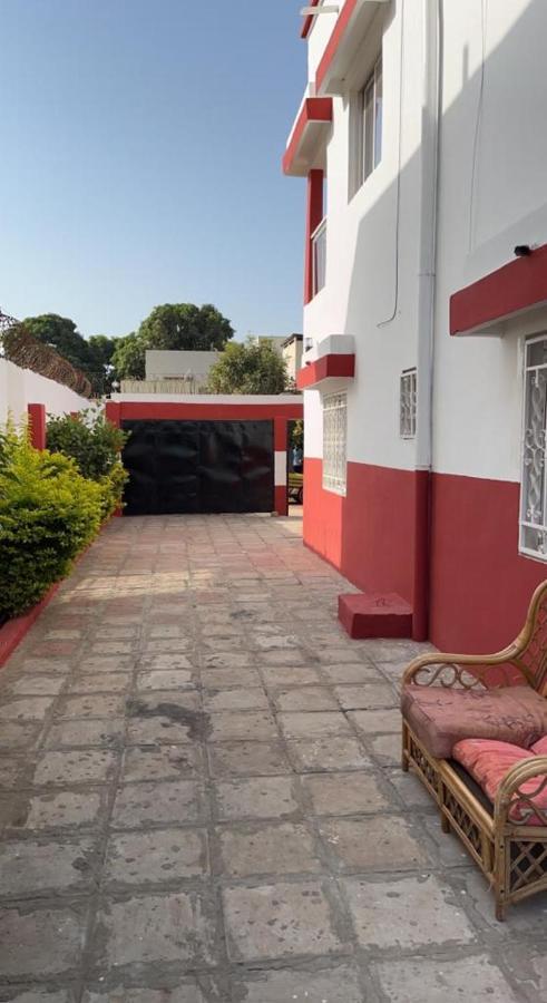 Hotel Coco Island Banjul Esterno foto